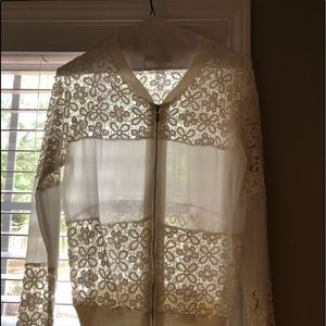 White top with zipper front